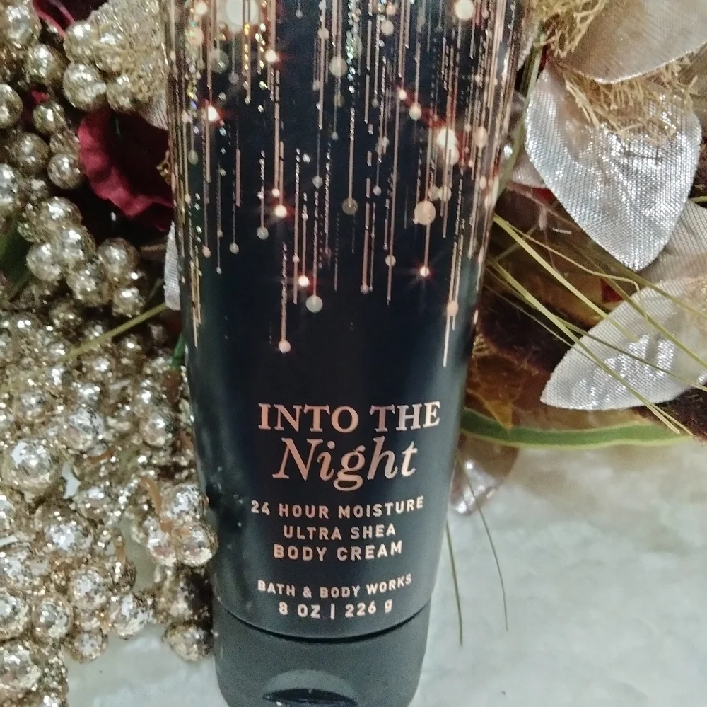 Into The Night Bath And Body Works body cream new